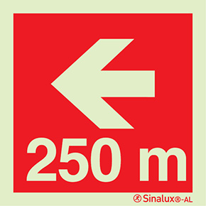 Signal Sinalux AL, localisation des équipements d´alerte de lutte contre l´incendie, flèche directionnelle avec indication de distance 250m